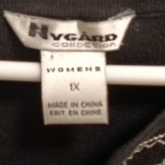 NYGARD COLLECTION Tops - FINAL PRICE NYGARD COLLECTION black sleeveless embroidered collar blouse Size 1X